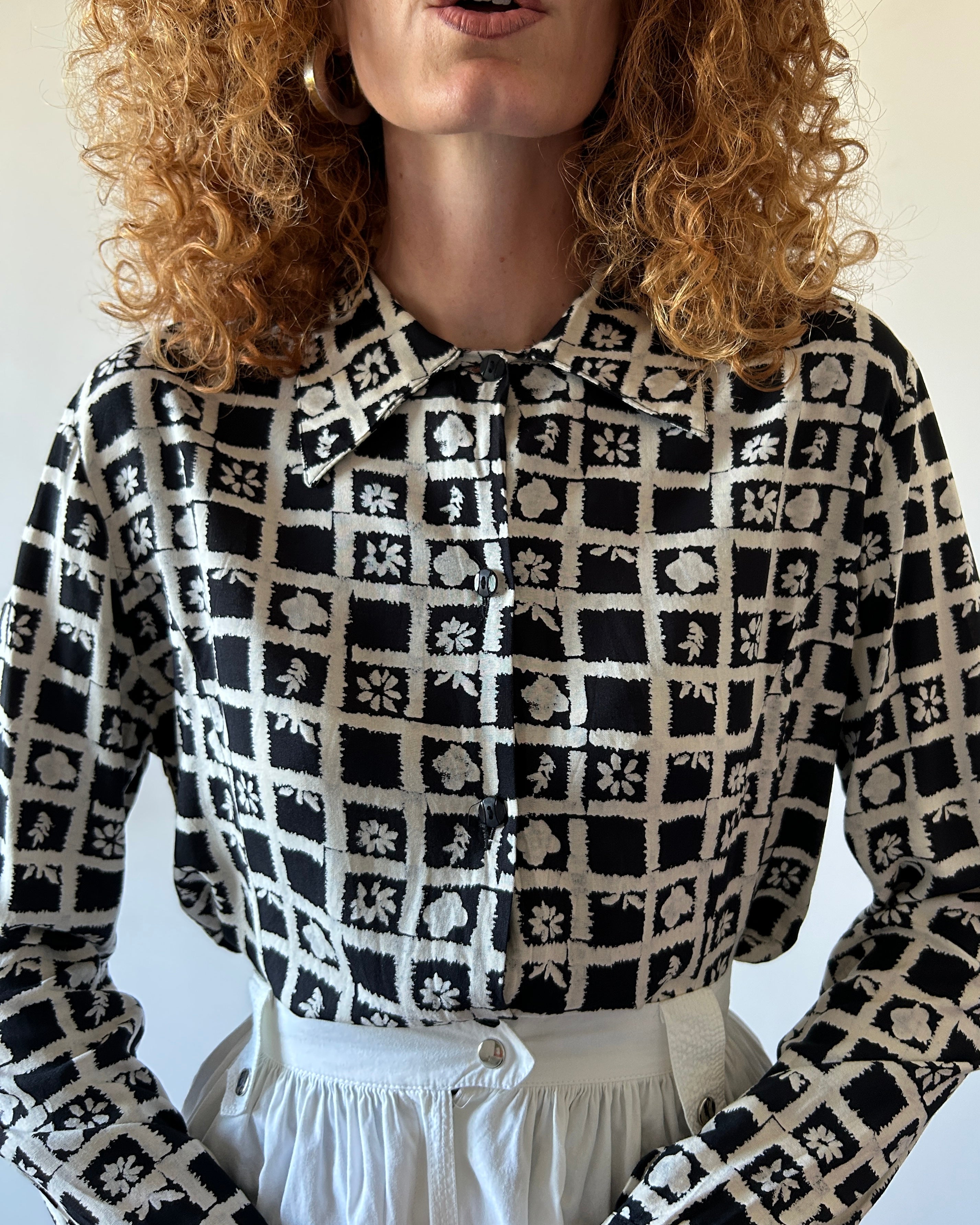 Camicia bianca e nera