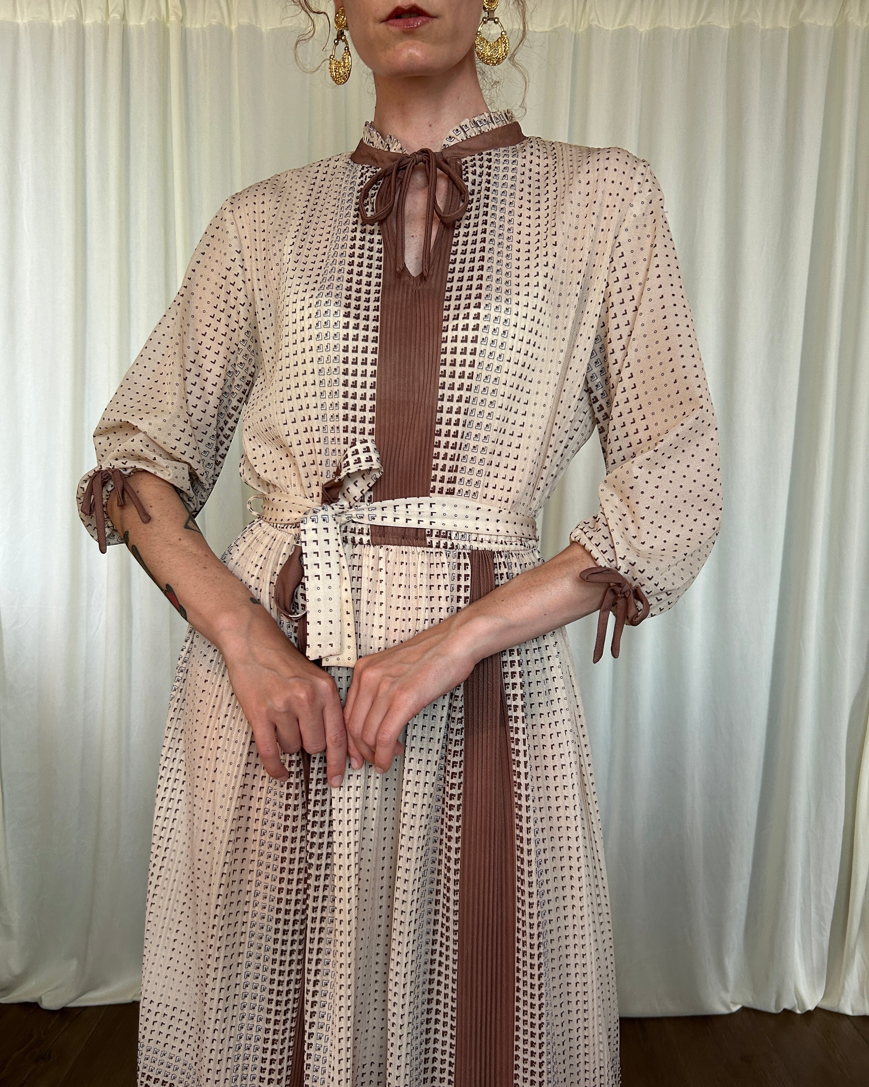 Vestito beige