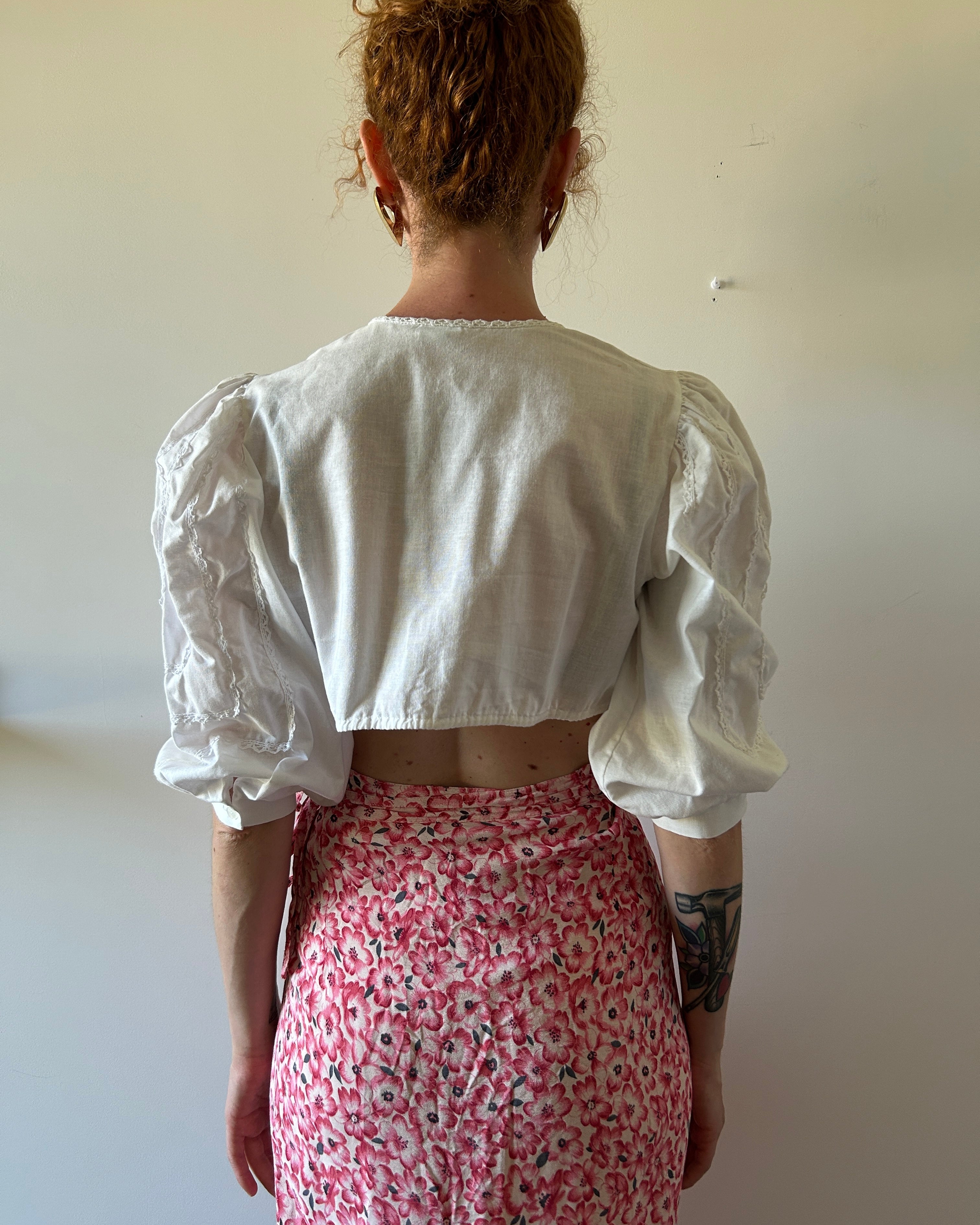 Crop top tirolese