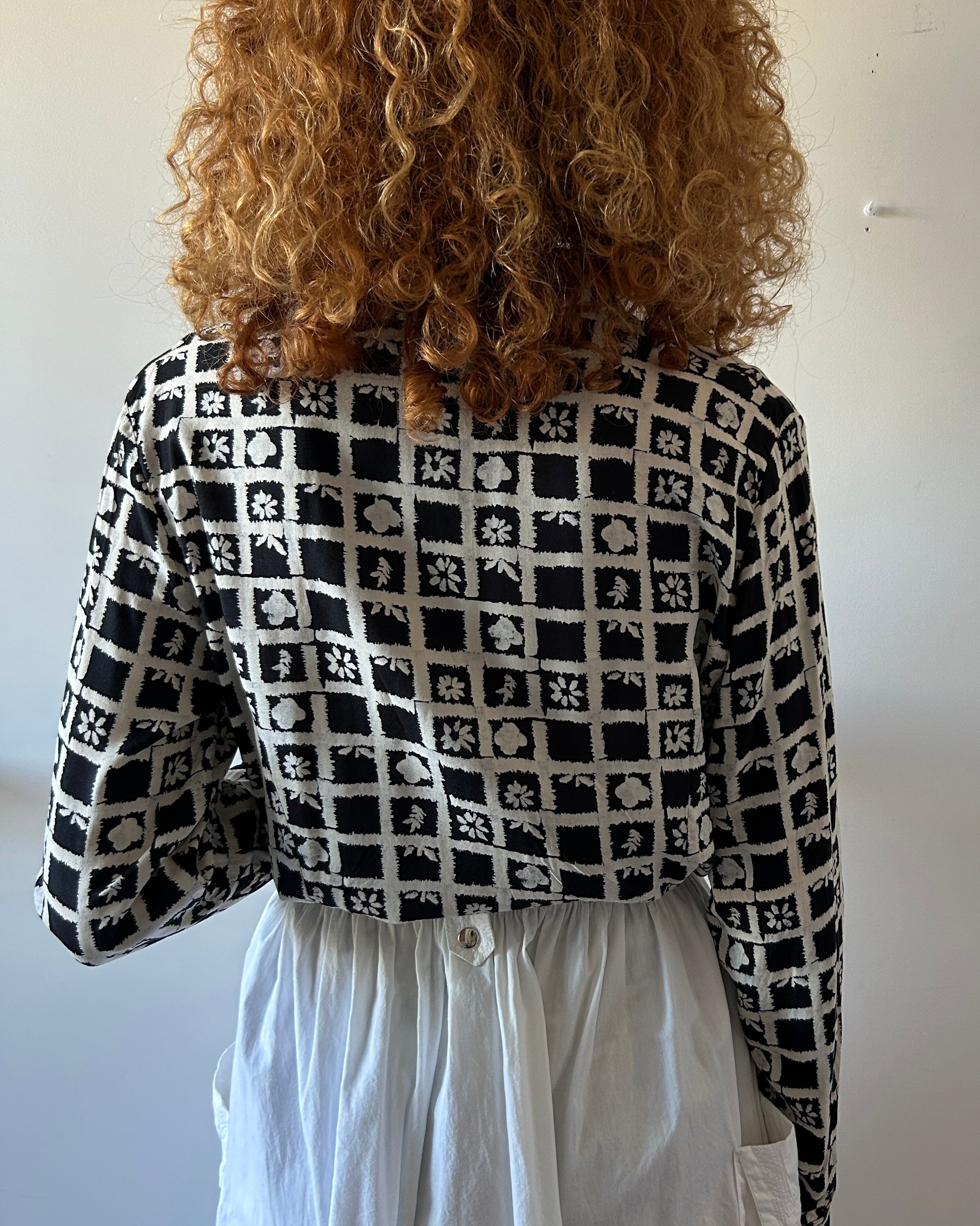 Camicia bianca e nera