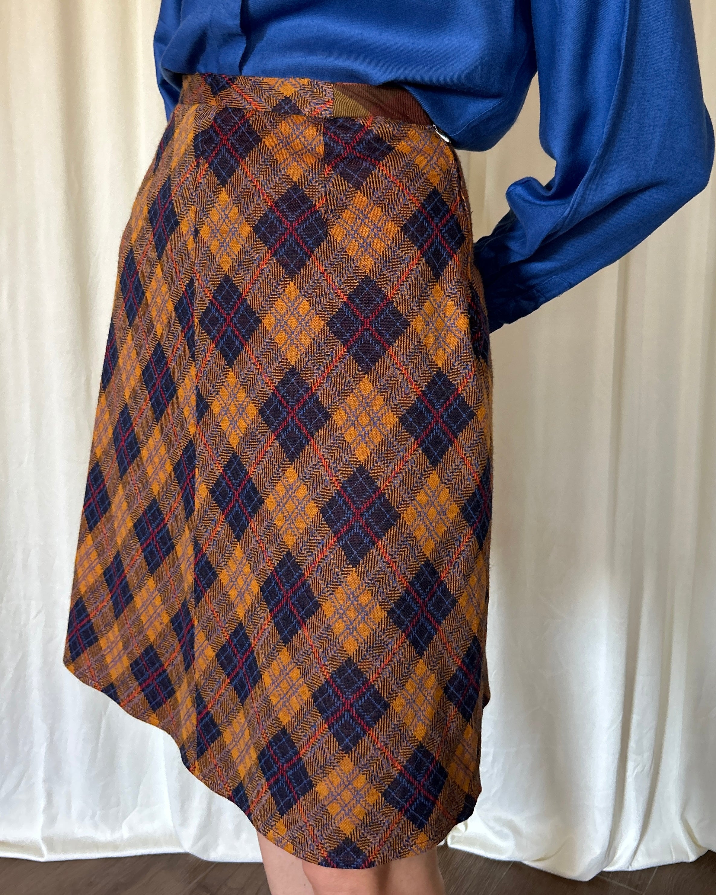 Gonna tartan blu e arancio